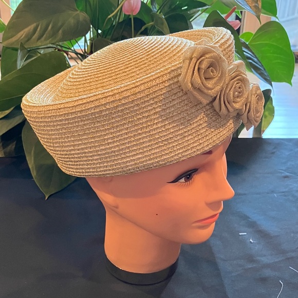 Elegant Cream Metallic Gold Hat with Cream Golden Floral Accents - Picture 2 of 5